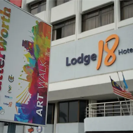 Lodge 18 Hotel